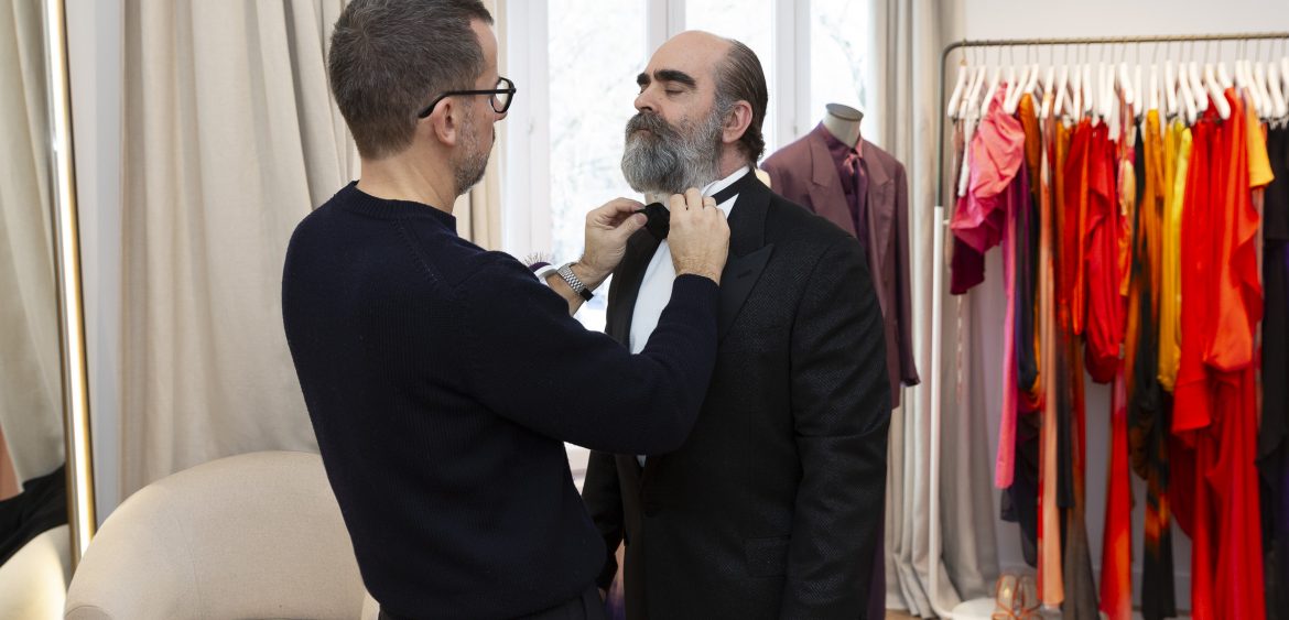 Making of exclusivo para la Esquire España de los looks de Pedro del Hierro para Luis Tosar, presentador de la Gala de los Goya 2026